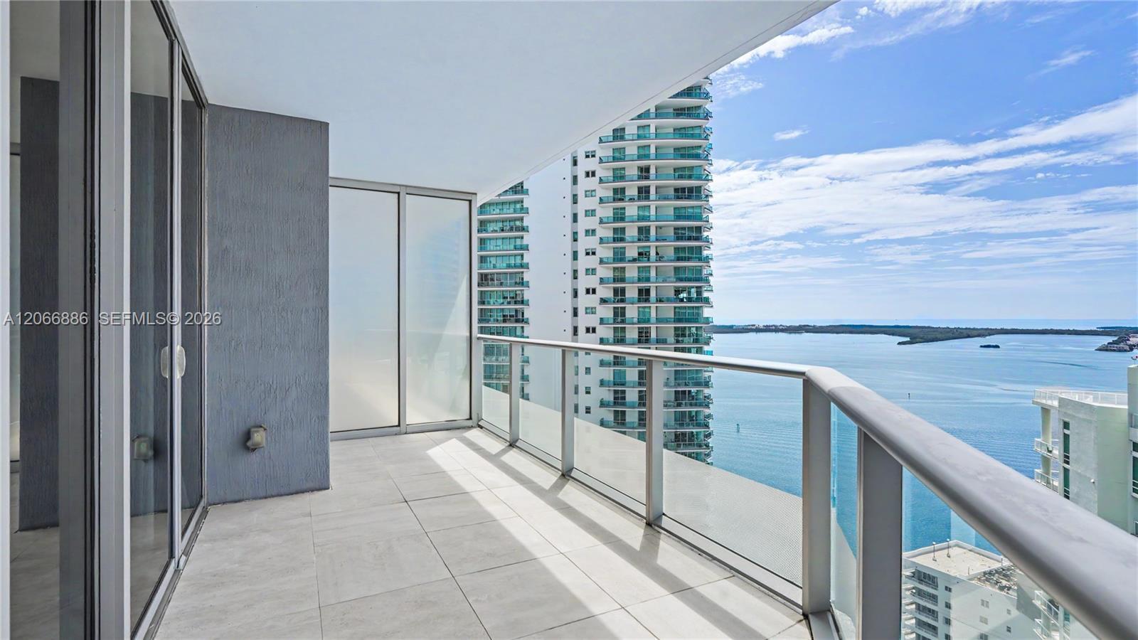 Building Photo - 1300 Brickell Bay Dr