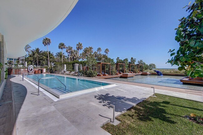 Building Photo - 9349 Collins Ave
