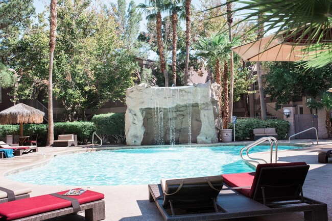 Swimming Pool and Jacuzzi - 5250 S Rainbow Blvd