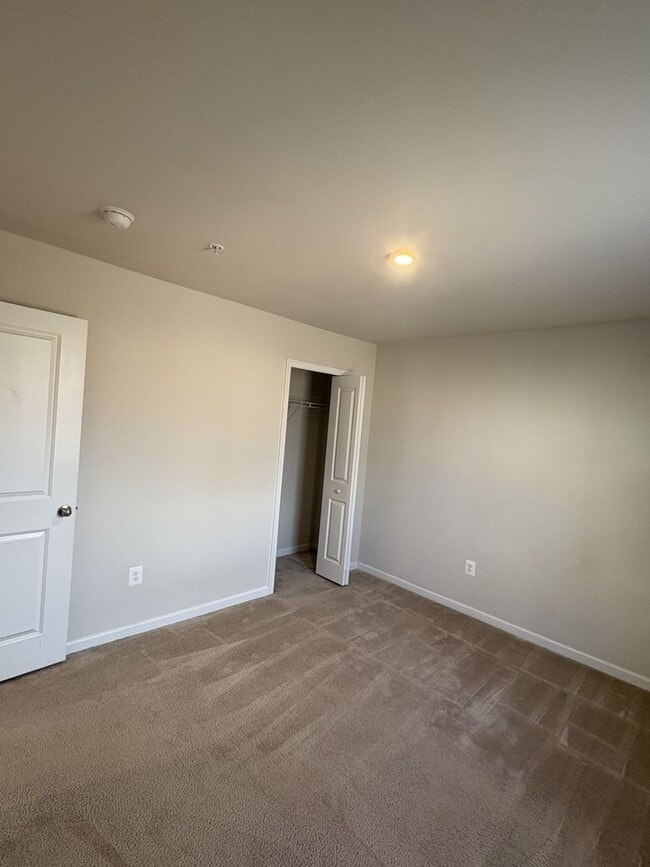 Building Photo - Stunning & Spacious Middle River 4bd/2.5ba Home with W/D, AC, Garage and more! Available now