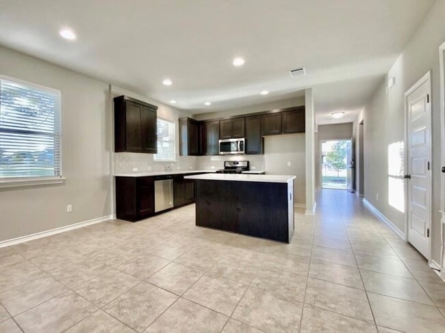 Building Photo - 2309 Pecan Island Dr