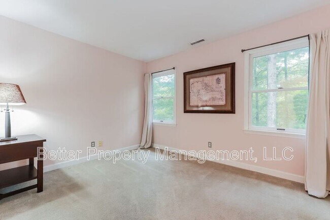Building Photo - 86 Morias Ave