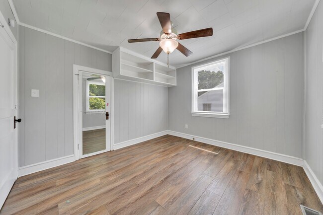 Building Photo - 1142 Sylvan Ave