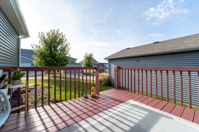 Building Photo - 228 Sugar Maple Ln