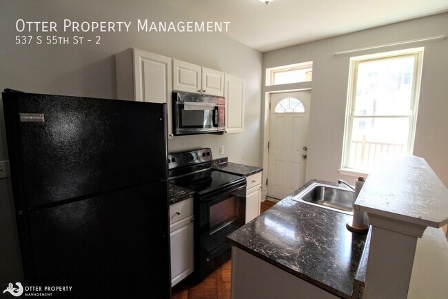 Building Photo - 537 S 55th St