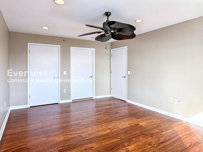 Building Photo - 2702 Lighthouse Point E