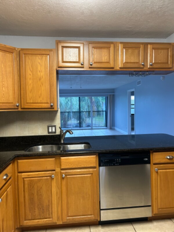 Building Photo - 701 N Indian River Dr