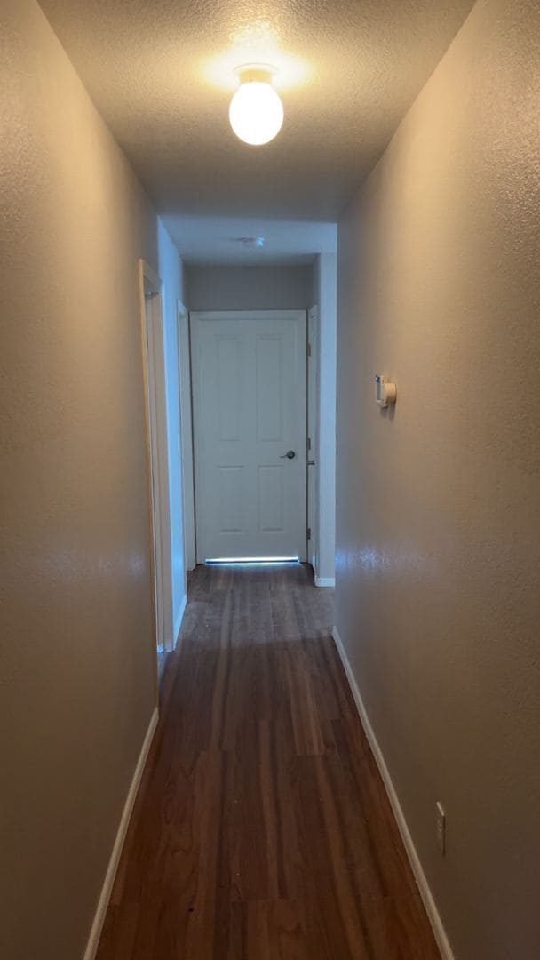 Building Photo - Great 4Bdm 2Ba Home, in a well desired loc...