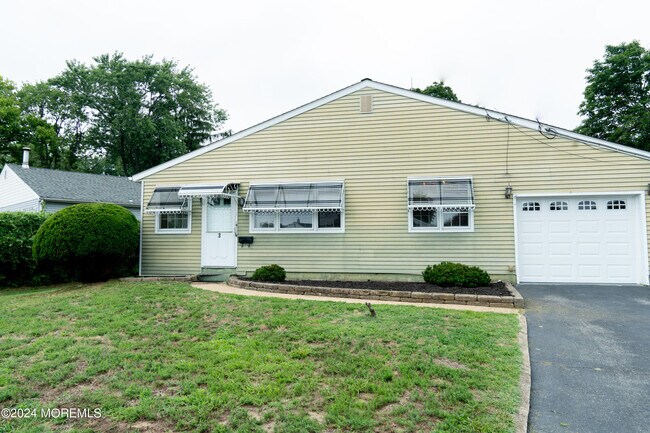 Building Photo - 3 Willowbrook Dr