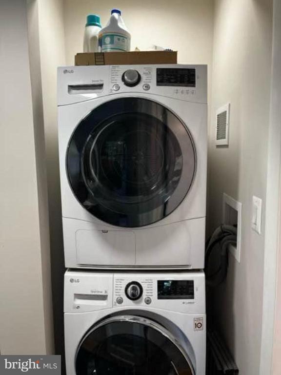 Building Photo - 2655 Birney Pl SE