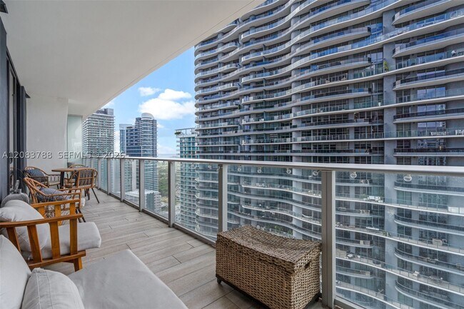 Building Photo - 1010 Brickell Ave