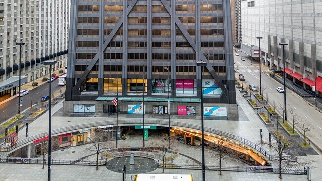 Building Photo - 111 E Chestnut St