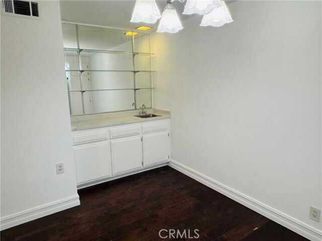 Building Photo - 901 Golden Springs Dr
