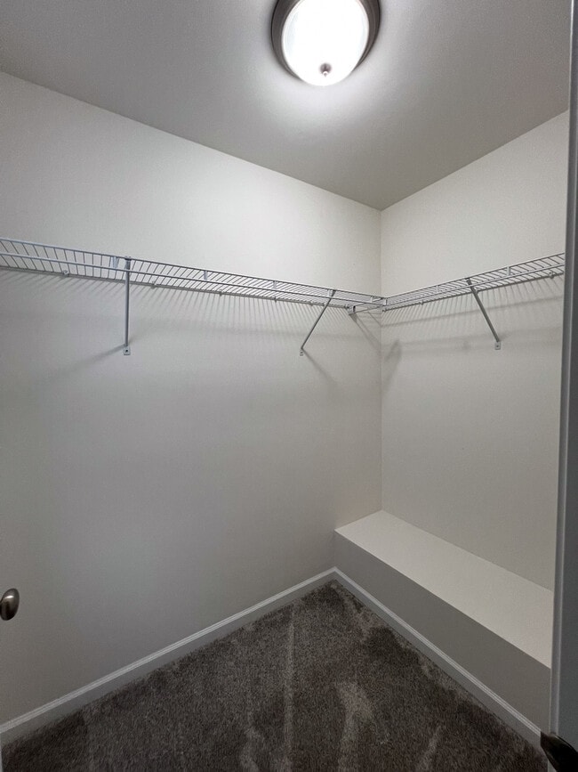 Building Photo - 858 Finley Dr