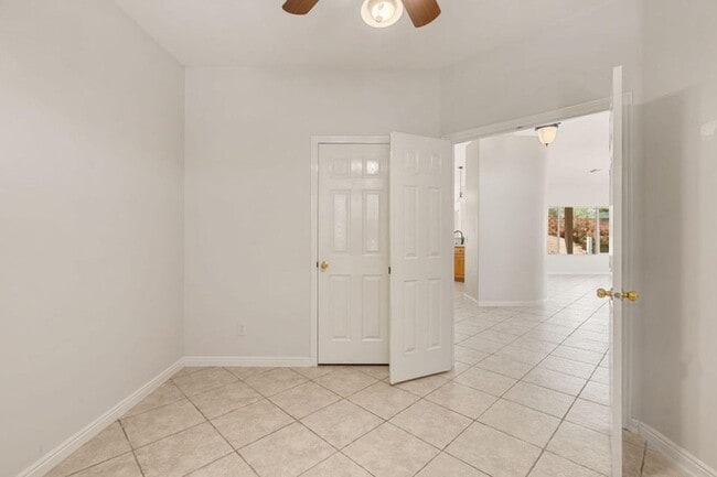 Building Photo - Beautiful 4 Bedroom Single-Level Home