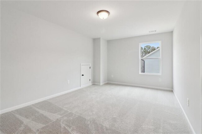 Building Photo - 2072 Buice Lake Pkwy