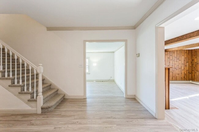 Building Photo - 1 Sutton Pl