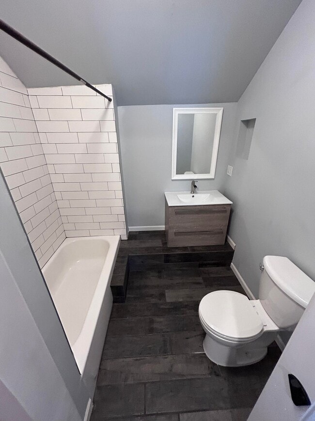 Building Photo - 2757 Dekalb St