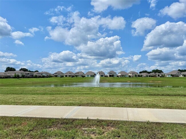 Building Photo - 18227 Dahlia Dale Dr