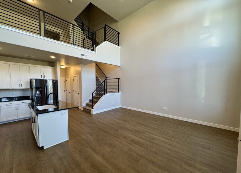 Building Photo - 476 S 700 W