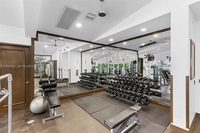 Building Photo - 4860 SW 161st Ln