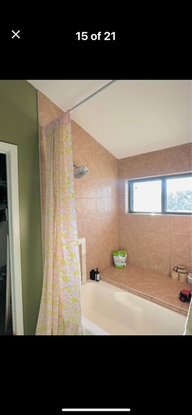 Building Photo - 217 Saint Luke Ct