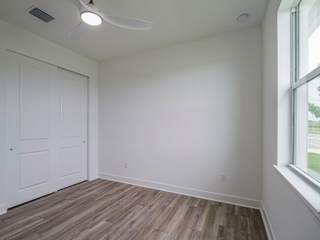 Building Photo - 4487 Nautilus Cir