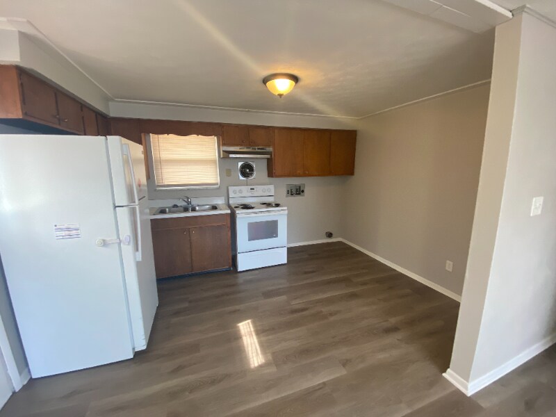 Building Photo - 501 E Staat St