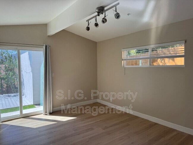 Building Photo - 5147 Cloud Ave