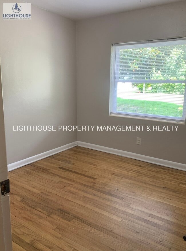 Building Photo - Fantastic 3 bed/2 bath home in Edgewood Ma...