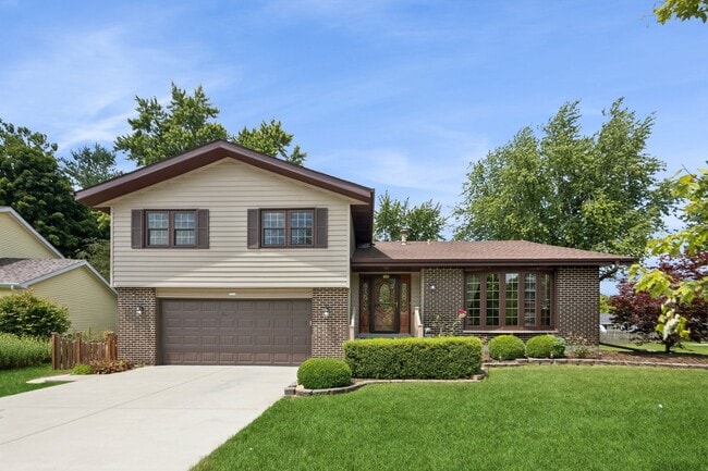 Primary Photo - 15216 S Clover Ct