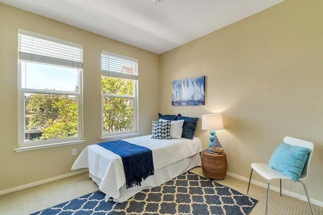 Building Photo - Serene & Pristine: 3 Bedroom, 3 Bath Bi-Level Condominium available in Central San Jose Location