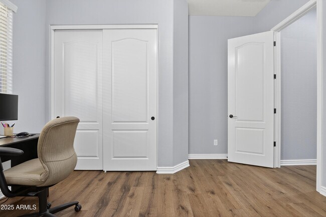 Building Photo - 2609 E Stacey Rd