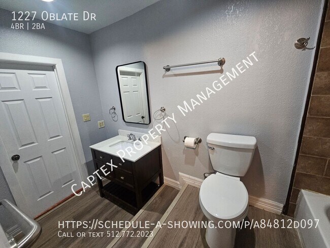 Building Photo - 1227 Oblate Dr