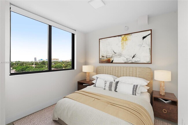 Building Photo - 1601 SW 32nd Ave