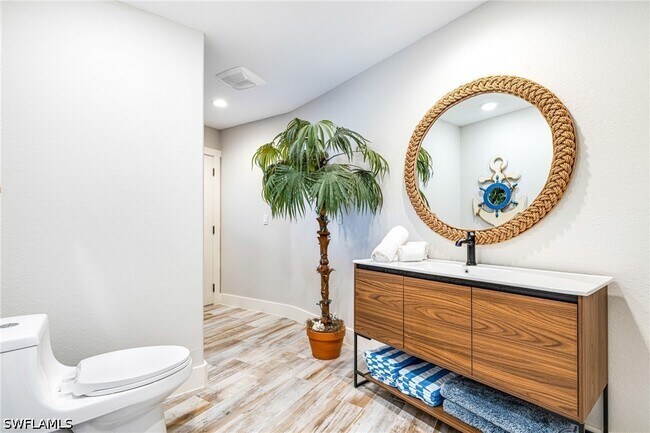 Building Photo - 1911 SE 32nd Terrace