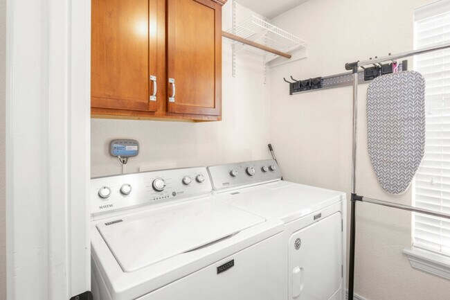 Building Photo - 4181 N Rolling Meadows Dr