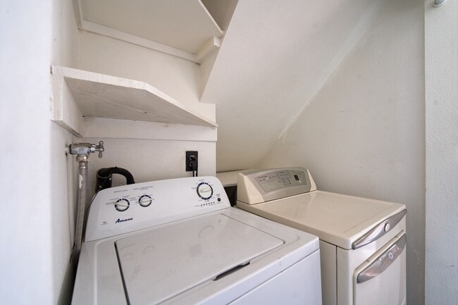 Building Photo - 16521 Mil Potrero Hwy