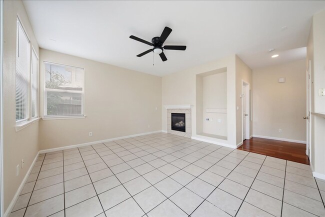 Building Photo - 9615 Harvest View Way