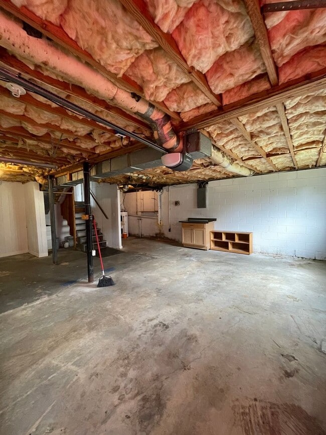 Building Photo - One Month Free please ask for details!!!!