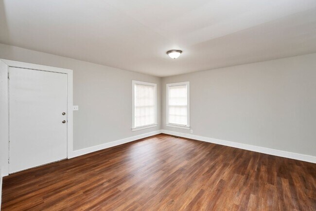 Building Photo - 3824 15th St NE