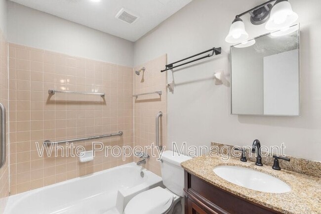 Building Photo - 911 Belinda St