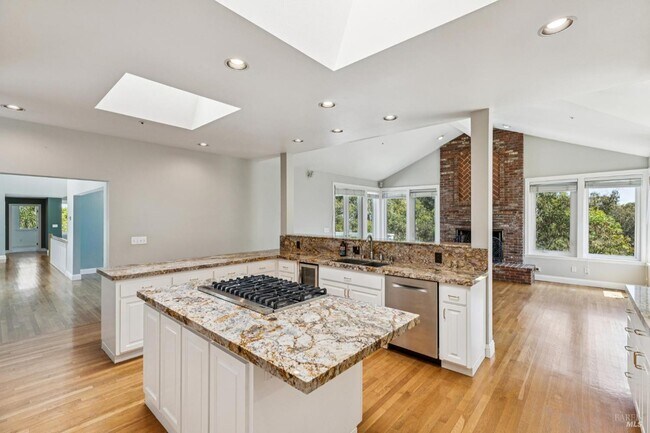 Building Photo - 32 Marin Bay Park Ct