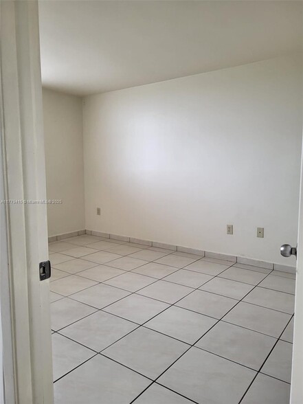 Building Photo - 10155 NW 9th Street Cir