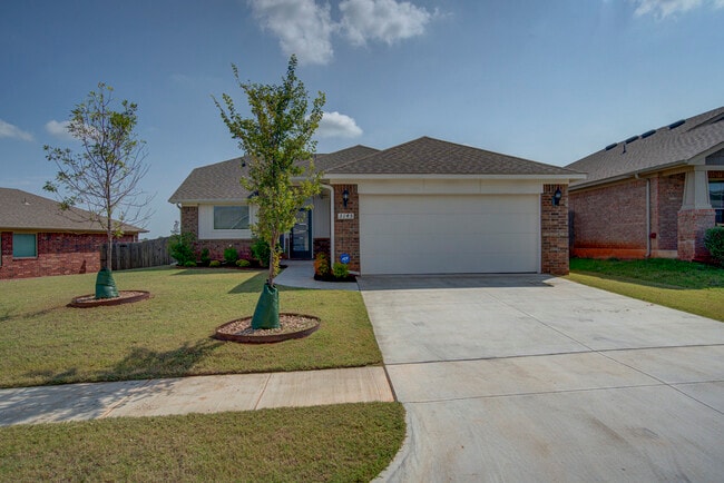 Primary Photo - 3145 Midland Valley St