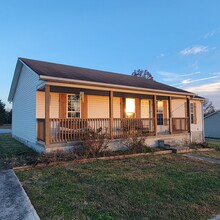 Building Photo - 3 Bedroom, 2 Bathroom-Updated-Rental-Cooke...