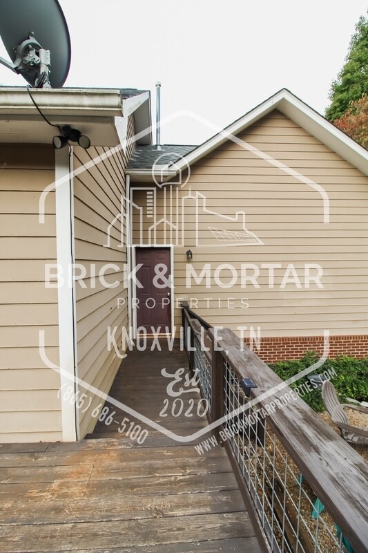 Building Photo - 808 Pioneer Dr
