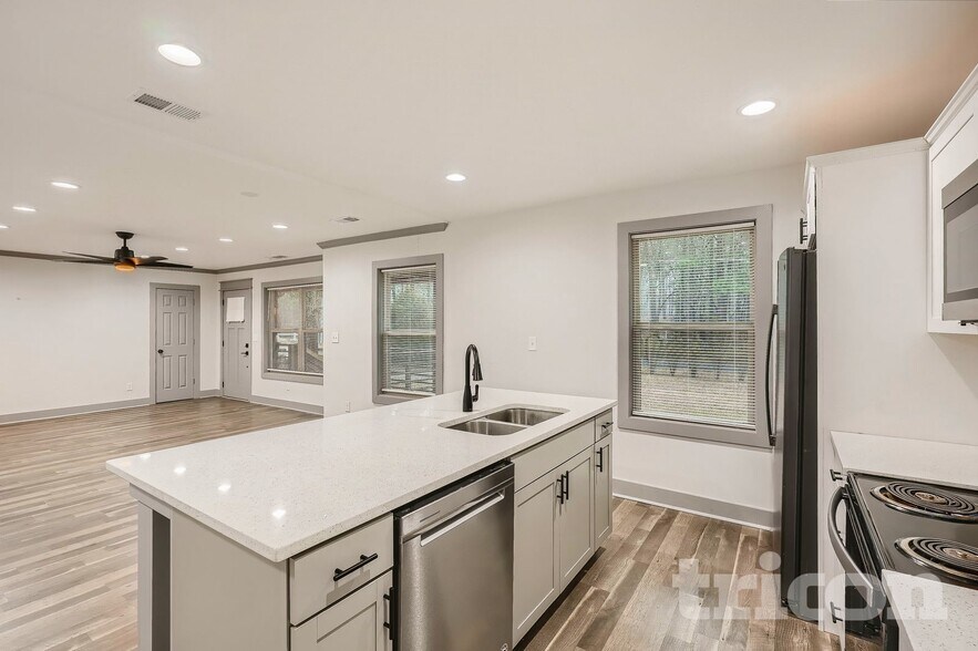 Building Photo - 2764 Horseshoe Bend Rd SW