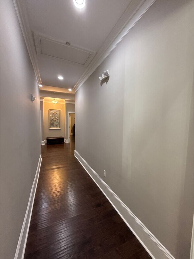 Building Photo - Mint Hill