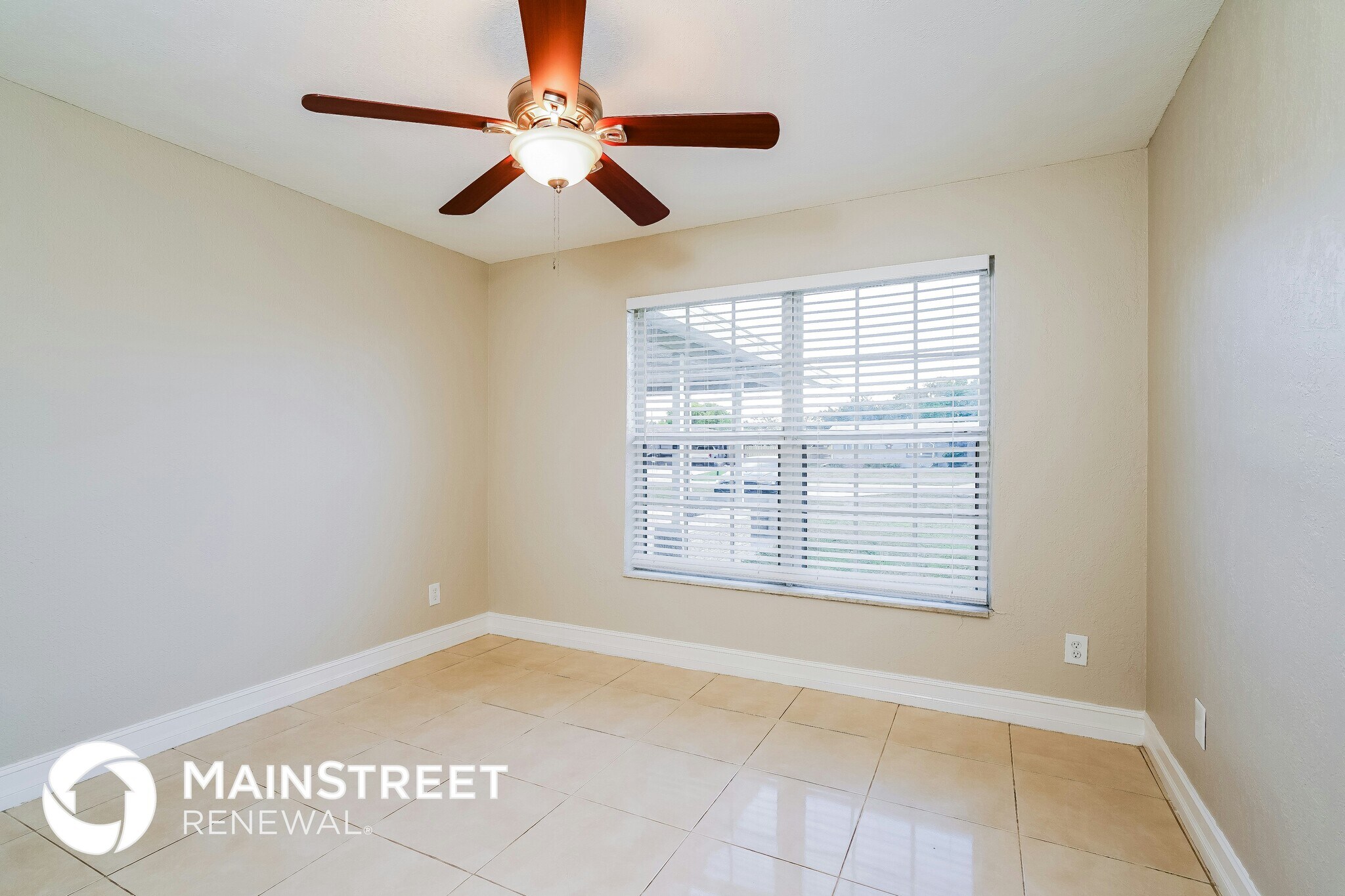 Building Photo - 418 NE 15th Ave